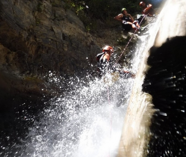 Descendiendo la cascada del barranco